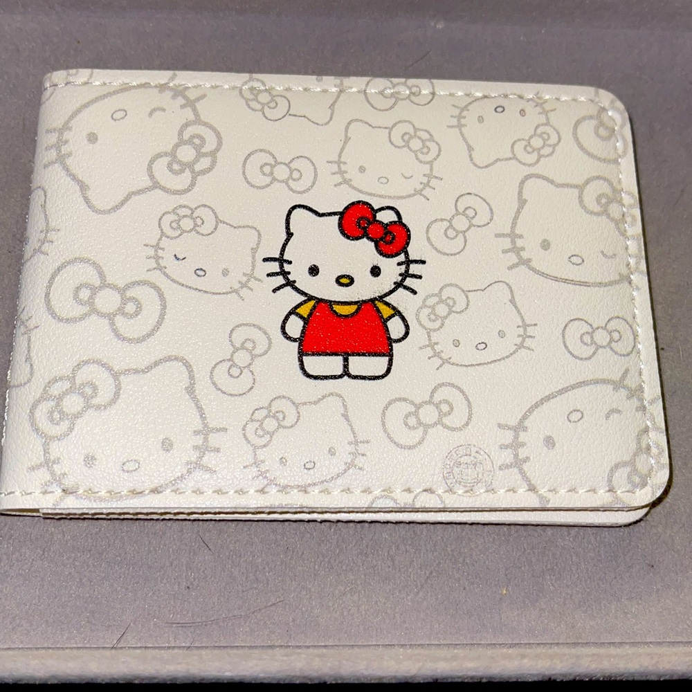 Hello Kitty Bi-Fold Card Wallet. NIP
